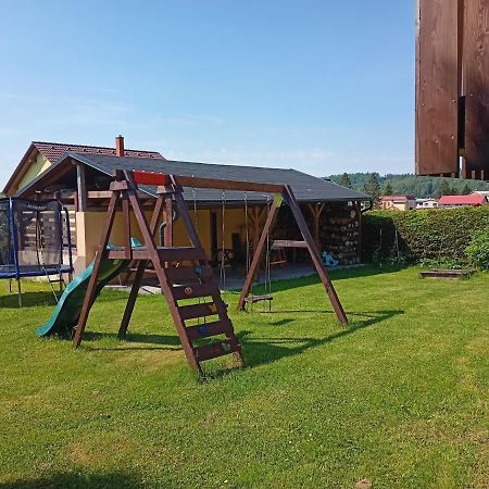 Vila Marianna Дестне в Орлицки хора Екстериор снимка