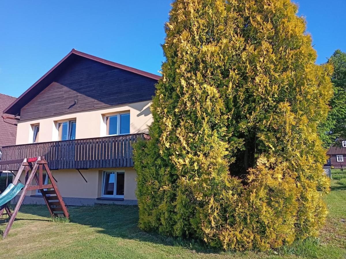 Vila Marianna Дестне в Орлицки хора Екстериор снимка